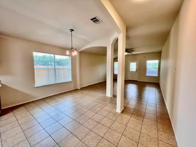 1005 W South ST, Leander, TX 78641