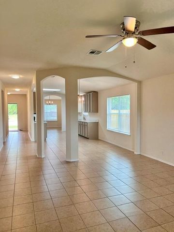 1005 W South ST, Leander, TX 78641
