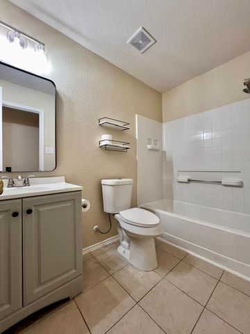 1005 W South ST, Leander, TX 78641