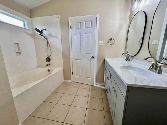 1005 W South ST, Leander, TX 78641
