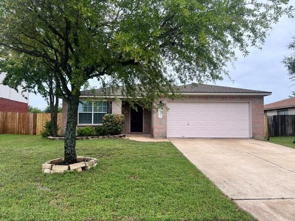 1005 W South ST, Leander, TX 78641