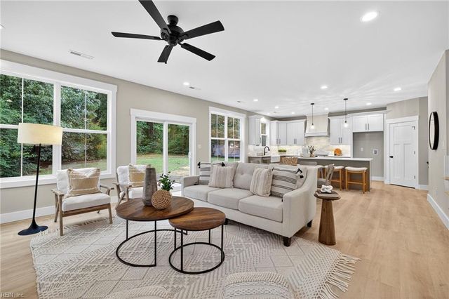 1231 Prosperity RD, Virginia Beach, VA 23451