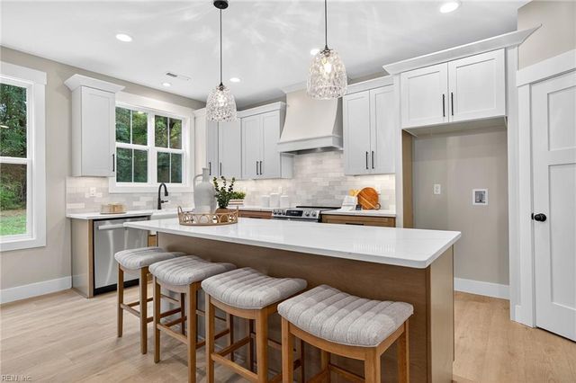 1231 Prosperity RD, Virginia Beach, VA 23451