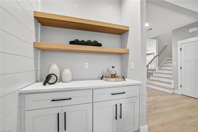 1231 Prosperity RD, Virginia Beach, VA 23451