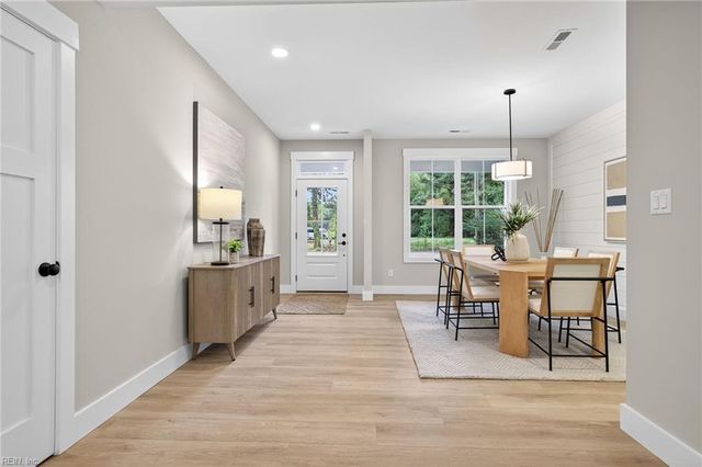 1231 Prosperity RD, Virginia Beach, VA 23451