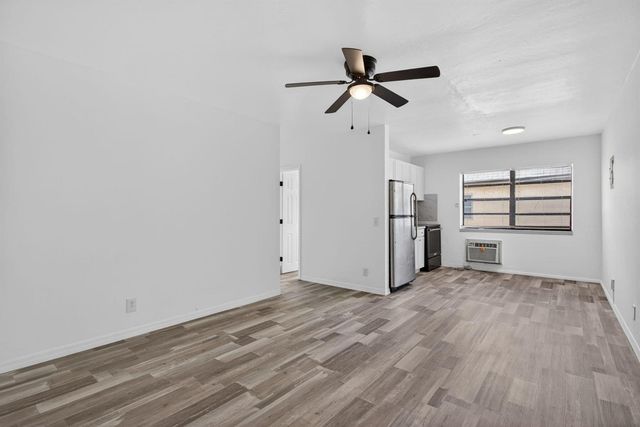 2275 NE 12TH Street, Pompano Beach, FL 33062