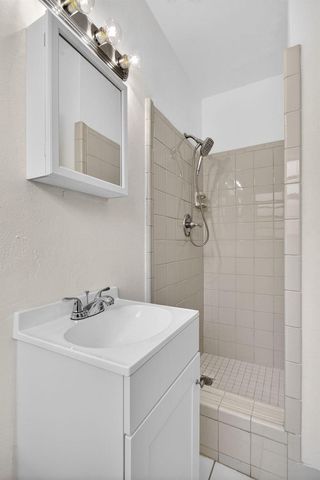 2275 NE 12TH Street, Pompano Beach, FL 33062