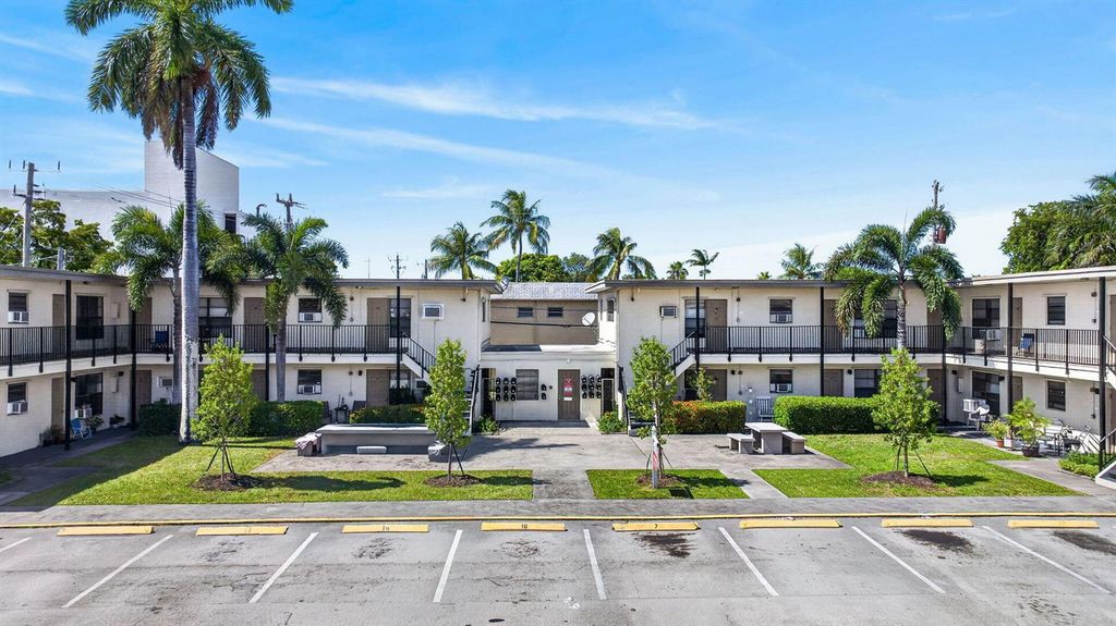 2275 NE 12TH Street, Pompano Beach, FL 33062