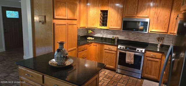 5 Shady Side Circle, Gulfport, MS 39507