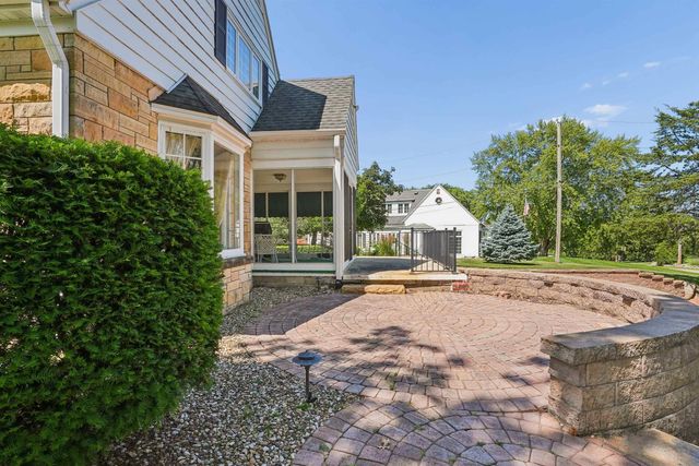 101 Martin Road, Waterloo, IA 50701