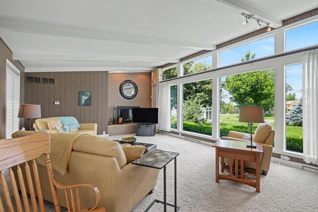 101 Martin Road, Waterloo, IA 50701