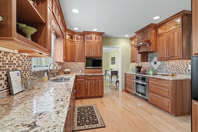 101 Martin Road, Waterloo, IA 50701