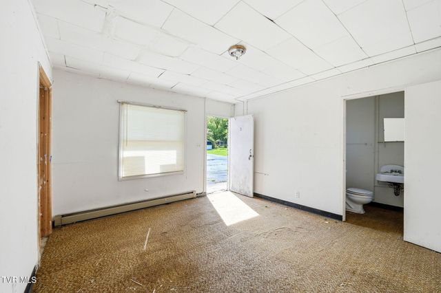 3209 Memorial Boulevard, Kingsport, TN 37664