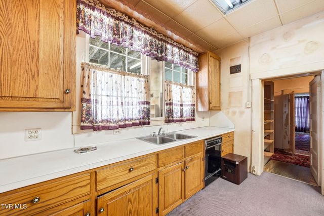 3209 Memorial Boulevard, Kingsport, TN 37664