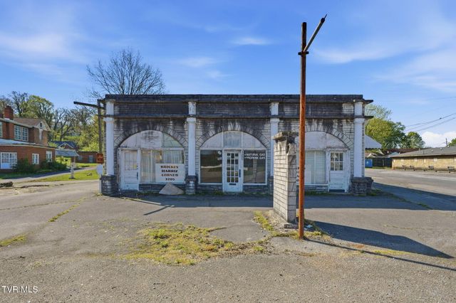 3209 Memorial Boulevard, Kingsport, TN 37664