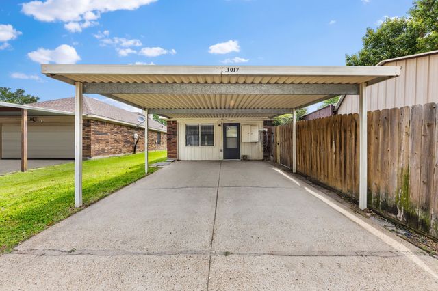 1017 Micarta Drive, Mesquite, TX 75181