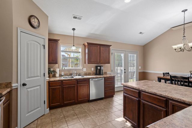 874 Vandenburg Drive, Boiling Springs, SC 29316