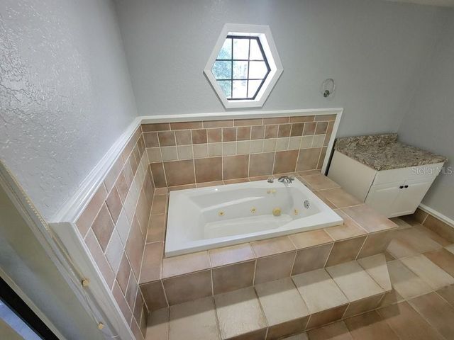 11633 FOX RUN, Port Richey, FL 34668