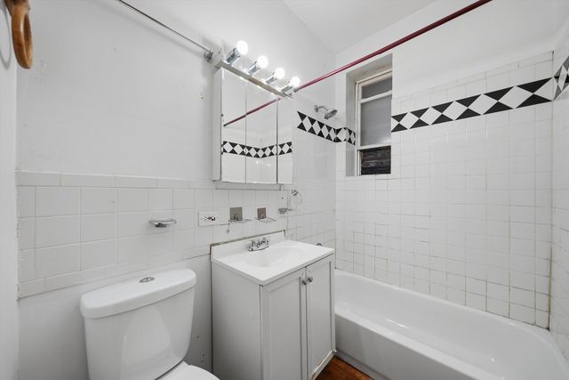 3912 W Fillmore Street, Chicago, IL 60624
