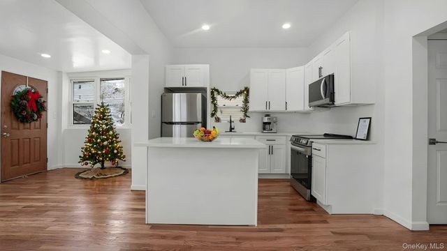 3412 Hunter Avenue, Bronx, NY 10475