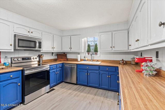 9142 Railroad Avenue, Olive Branch, MS 38654