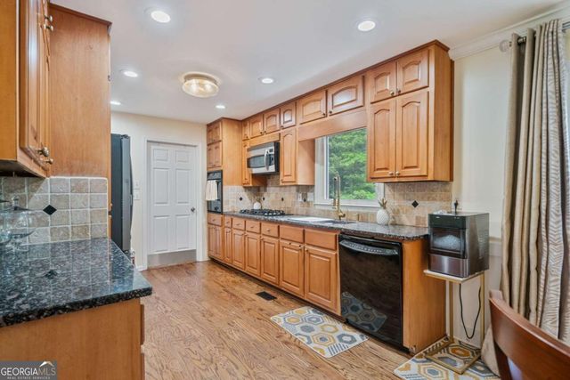 1777 E Gate Trail, Stone Mountain, GA 30087