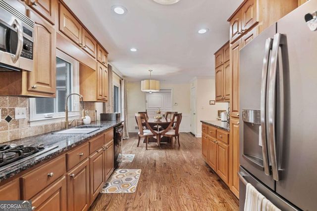 1777 E Gate Trail, Stone Mountain, GA 30087