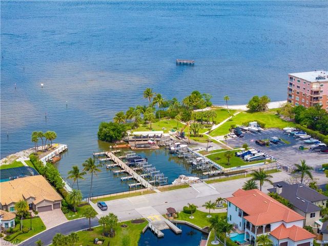 5472 Peppertree DR, Fort Myers, FL 33908