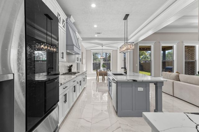 245 W Caldwood Drive, Beaumont, TX 77707