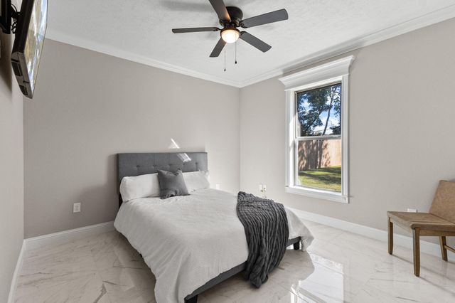 245 W Caldwood Drive, Beaumont, TX 77707