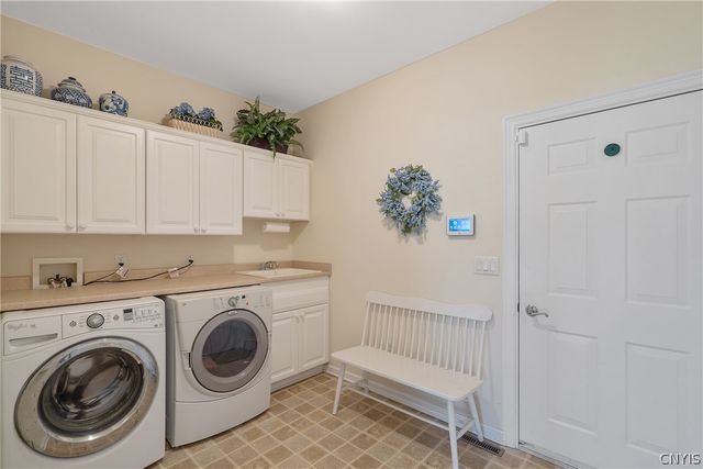 1239 Bell Dr, Cortlandville, NY 13045