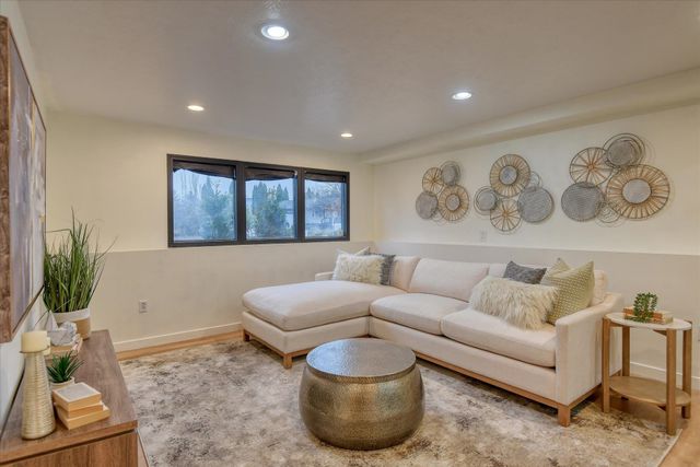 4904 N Darin Rd, Otis Orchards, WA 99027