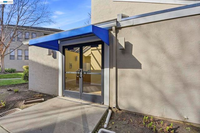39490 Albany Cmn X, Fremont, CA 94538