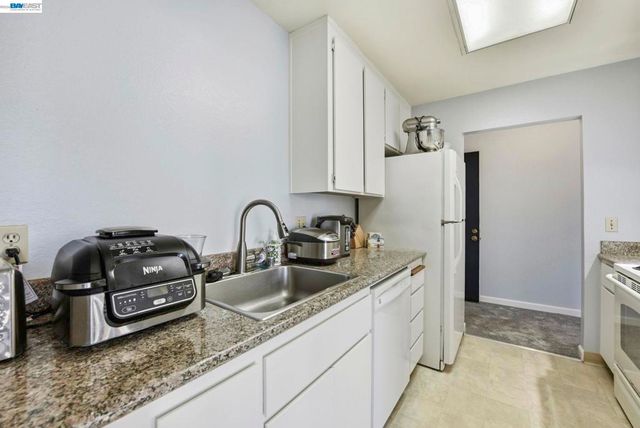 39490 Albany Cmn X, Fremont, CA 94538