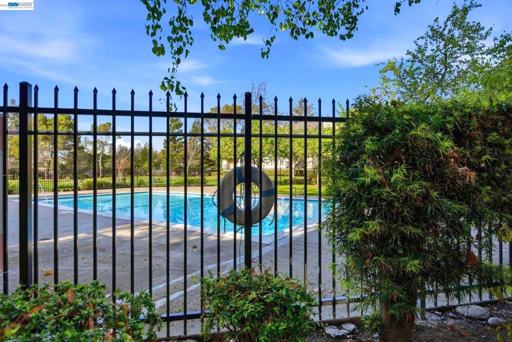Image 31 of property listing at 39490 39490 Albany Cmn X, Fremont, CA 94538