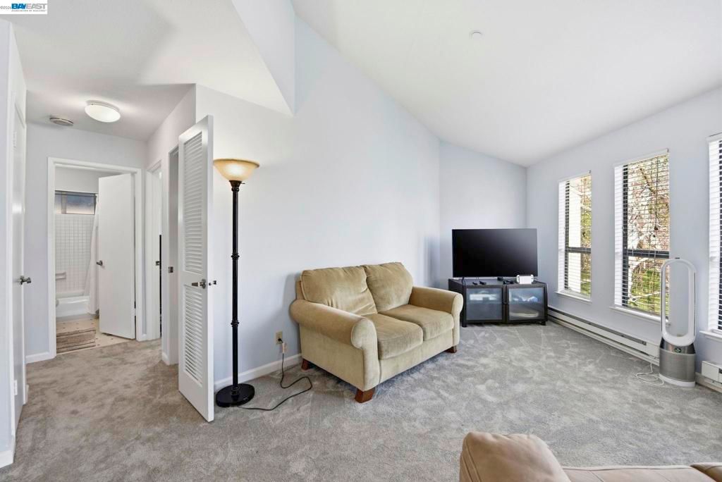 Image 6 of property listing at 39490 39490 Albany Cmn X, Fremont, CA 94538