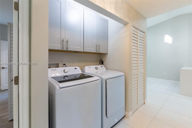 6990 NW 179th St 201-2, Hialeah, FL 33015