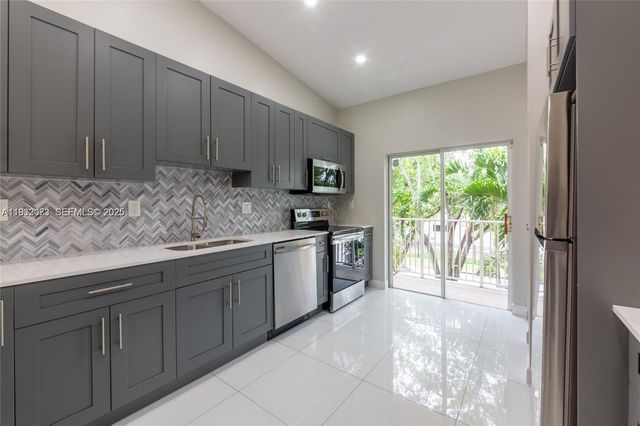 6990 NW 179th St 201-2, Hialeah, FL 33015