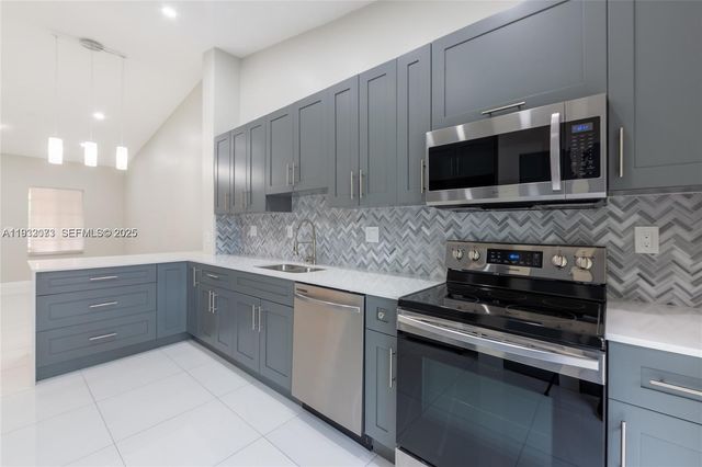 6990 NW 179th St 201-2, Hialeah, FL 33015