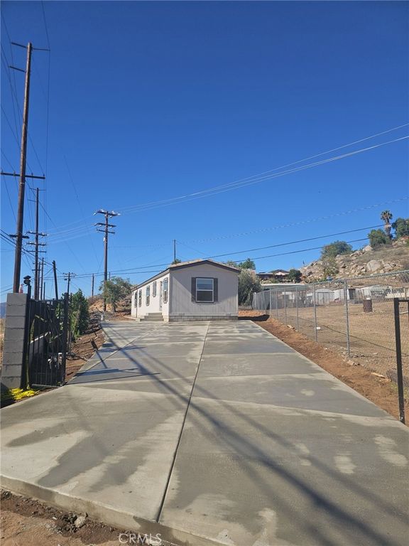 27735 State Highway 74, Perris, CA 92570 — exterior