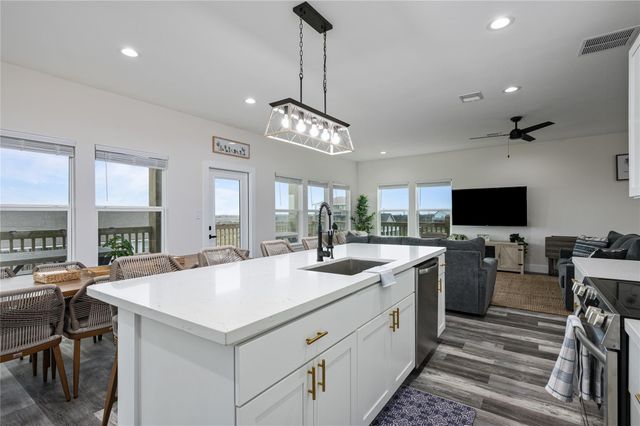 924 Melody Lane, Crystal Beach, TX 77650