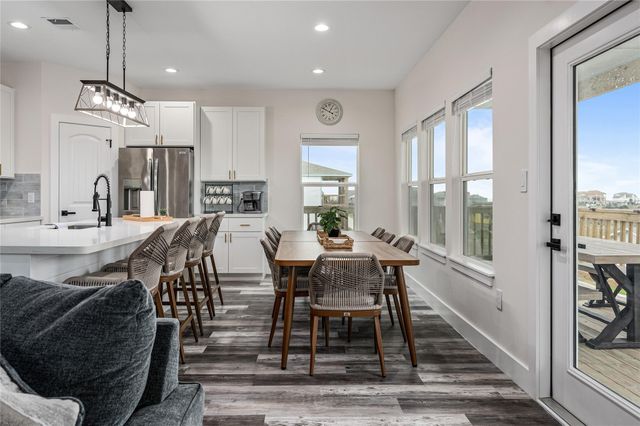 924 Melody Lane, Crystal Beach, TX 77650