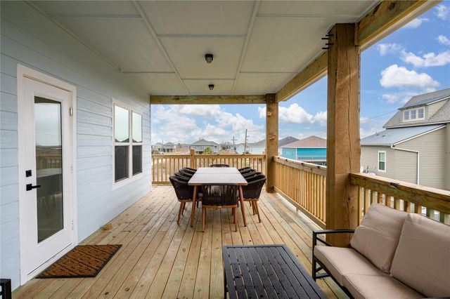 924 Melody Lane, Crystal Beach, TX 77650