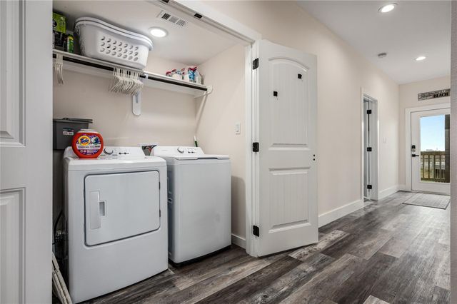 924 Melody Lane, Crystal Beach, TX 77650