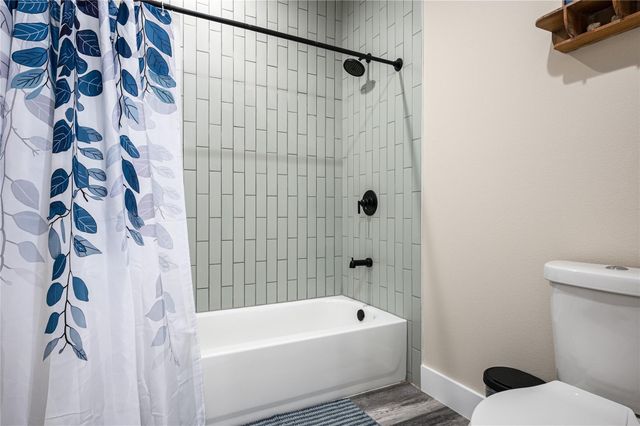 924 Melody Lane, Crystal Beach, TX 77650