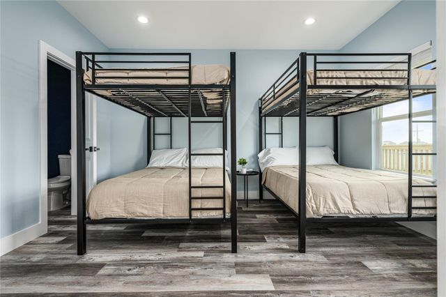 924 Melody Lane, Crystal Beach, TX 77650