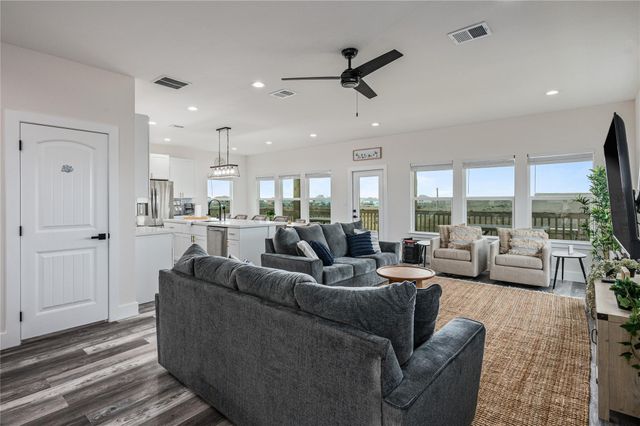 924 Melody Lane, Crystal Beach, TX 77650