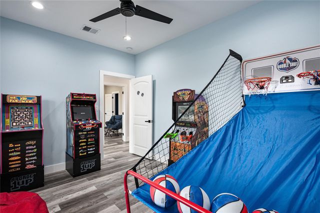 924 Melody Lane, Crystal Beach, TX 77650