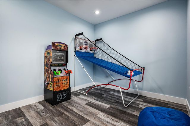 924 Melody Lane, Crystal Beach, TX 77650