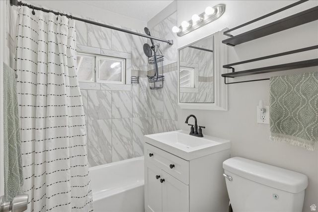 962 N LA VERDE, Layton, UT 84041
